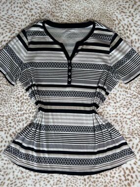 croft & barrow Black and White Striped Short Sleeve Henley Top